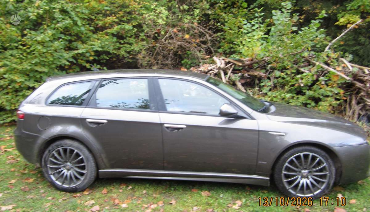 Alfa Romeo 2006 — rear view