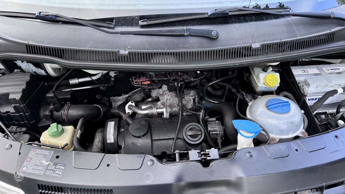 Volkswagen Transporter 2009 — photo 15