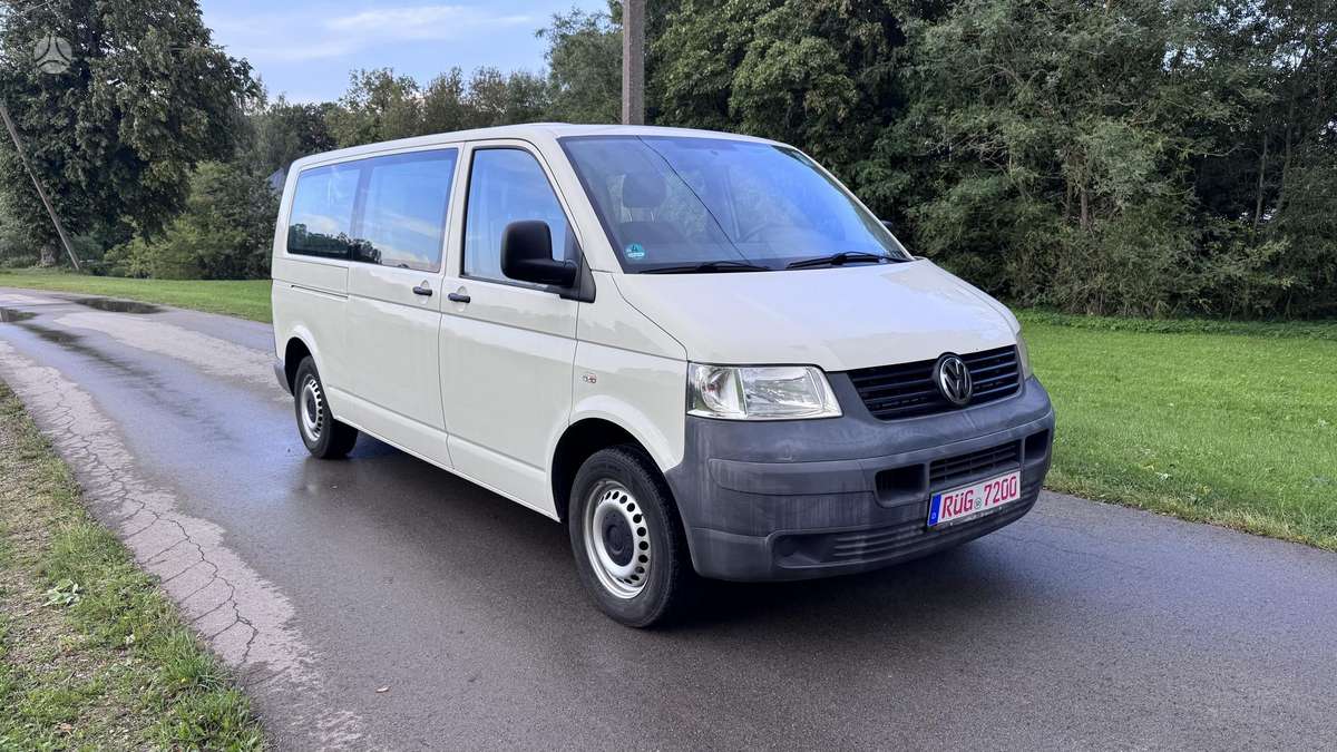 Volkswagen Transporter 2009 — interior