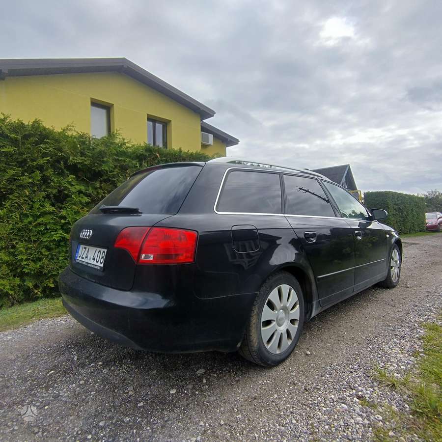Audi A4 2005 — rear view