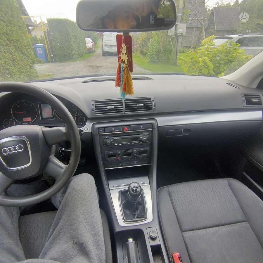 Audi A4 2005 — engine 1968 cm³, 140 HP (103kW)