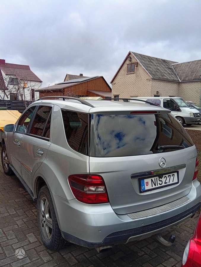 Mercedes-Benz ML280 2008 — салон