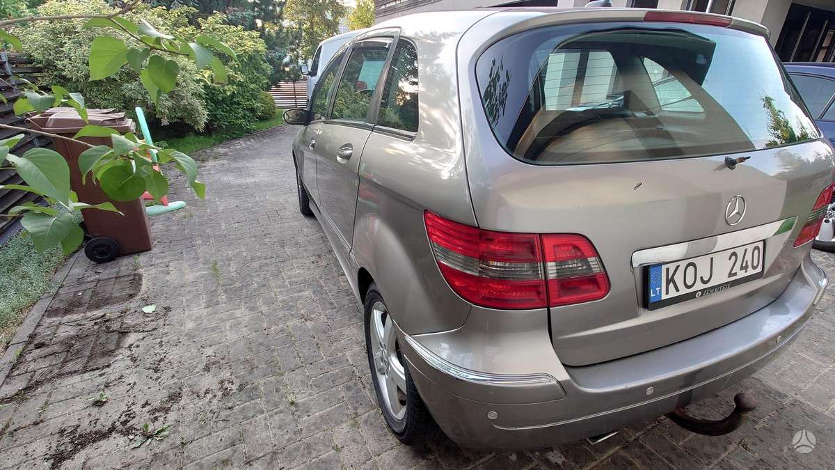Mercedes-Benz B200 2006 — interior
