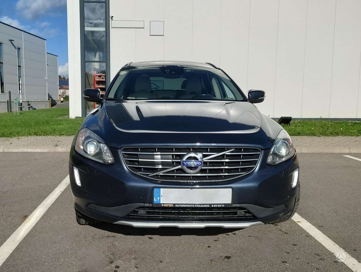 Volvo XC60 2015 — interior