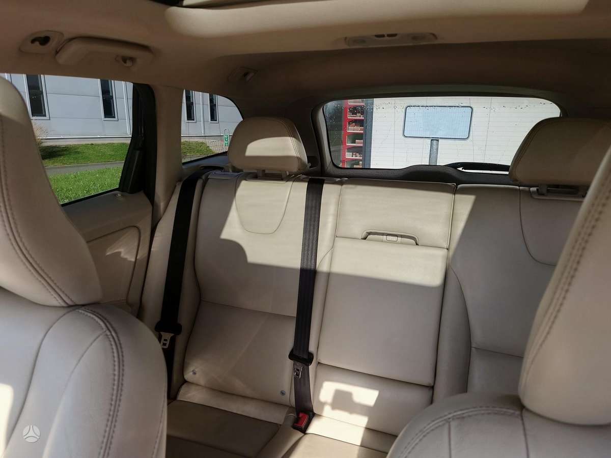 Volvo XC60 2015 — photo 7