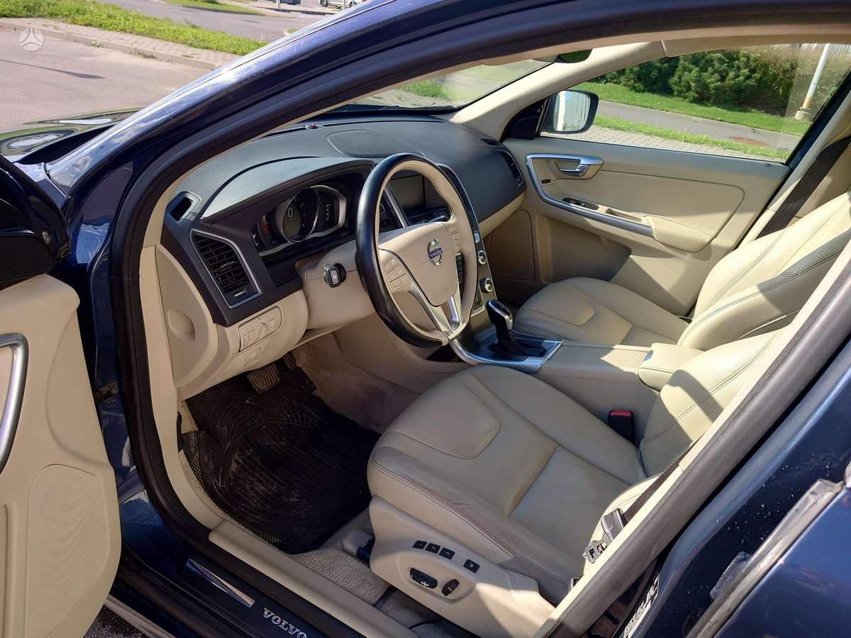 Volvo XC60 2015 — photo 8