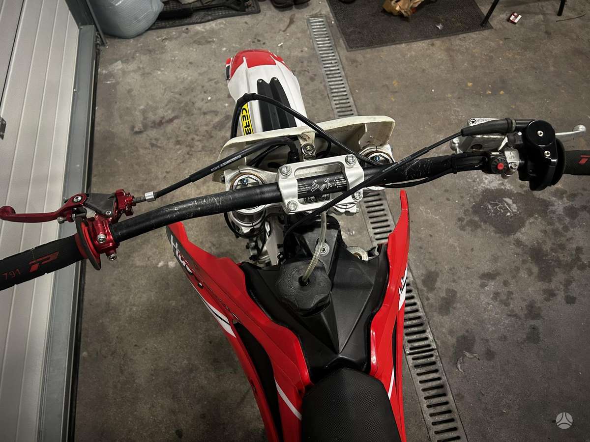 Husqvarna CR 2011 — двигун 125 cm³