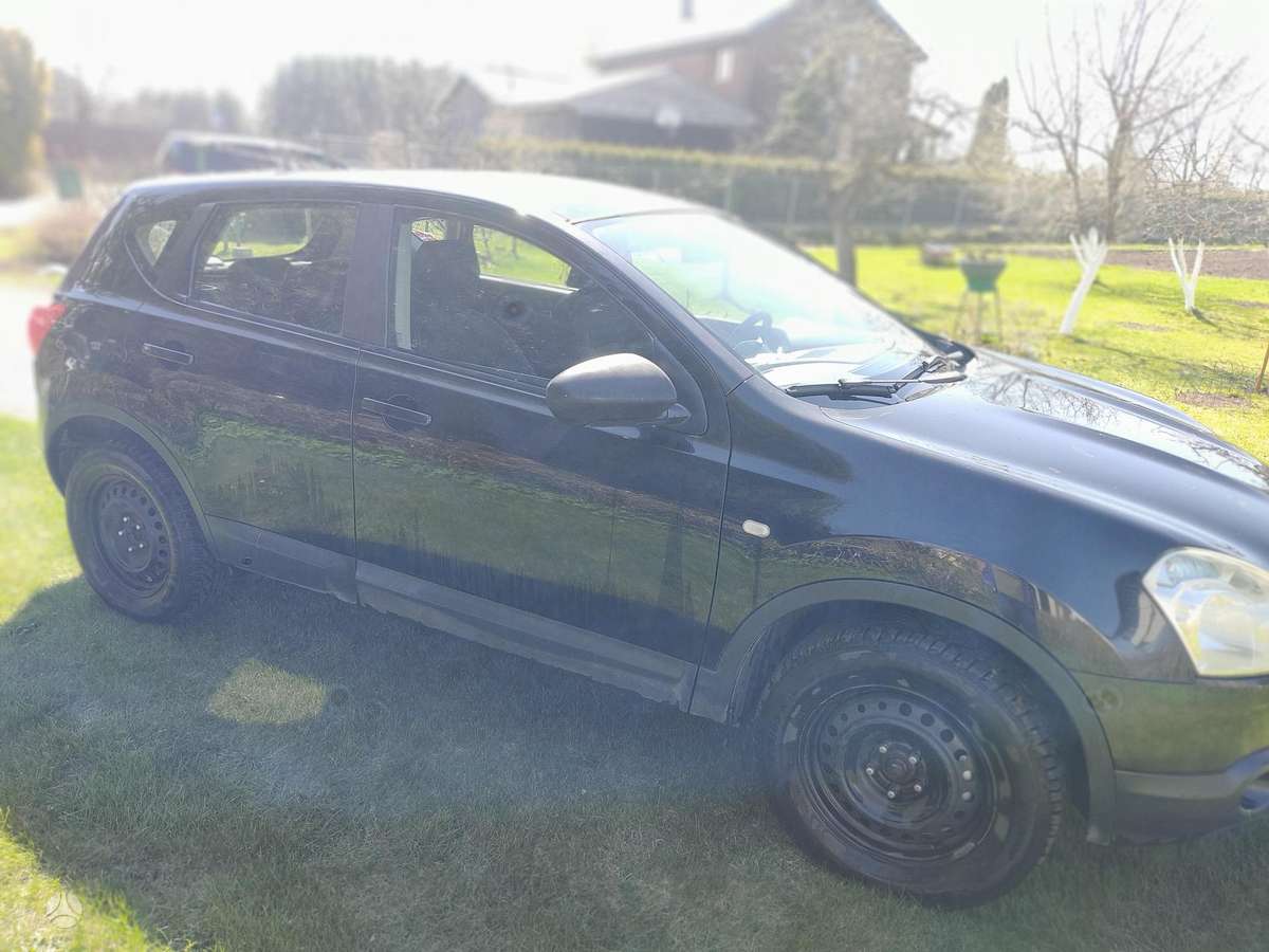 Nissan Qashqai 2008 — rear view