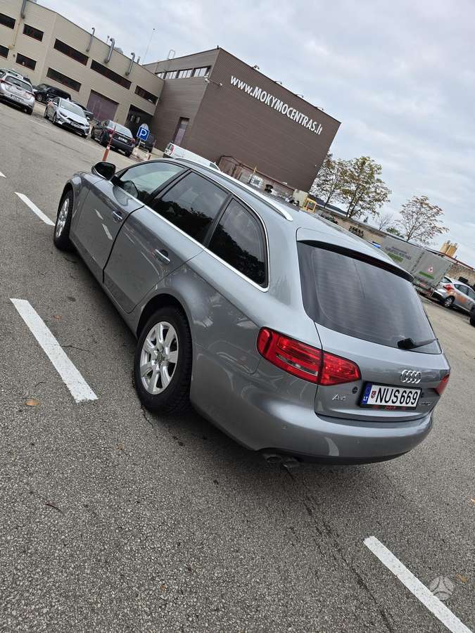Audi A4 2010 — двигун 1968 cm³, 136 HP (100kW)