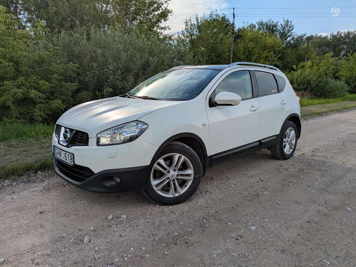 Nissan Qashqai 2013 — вигляд ззаду