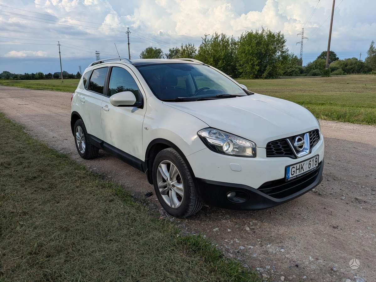 Nissan Qashqai 2013 — салон