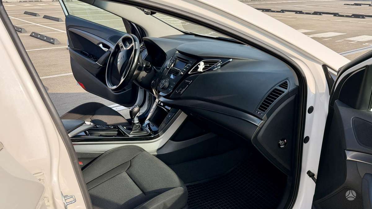 Hyundai i40 2012 — photo 10