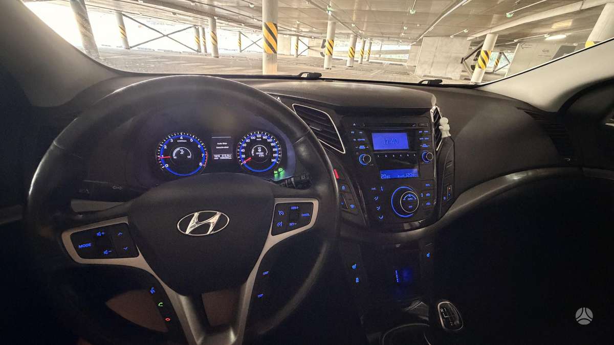 Hyundai i40 2012 — photo 17