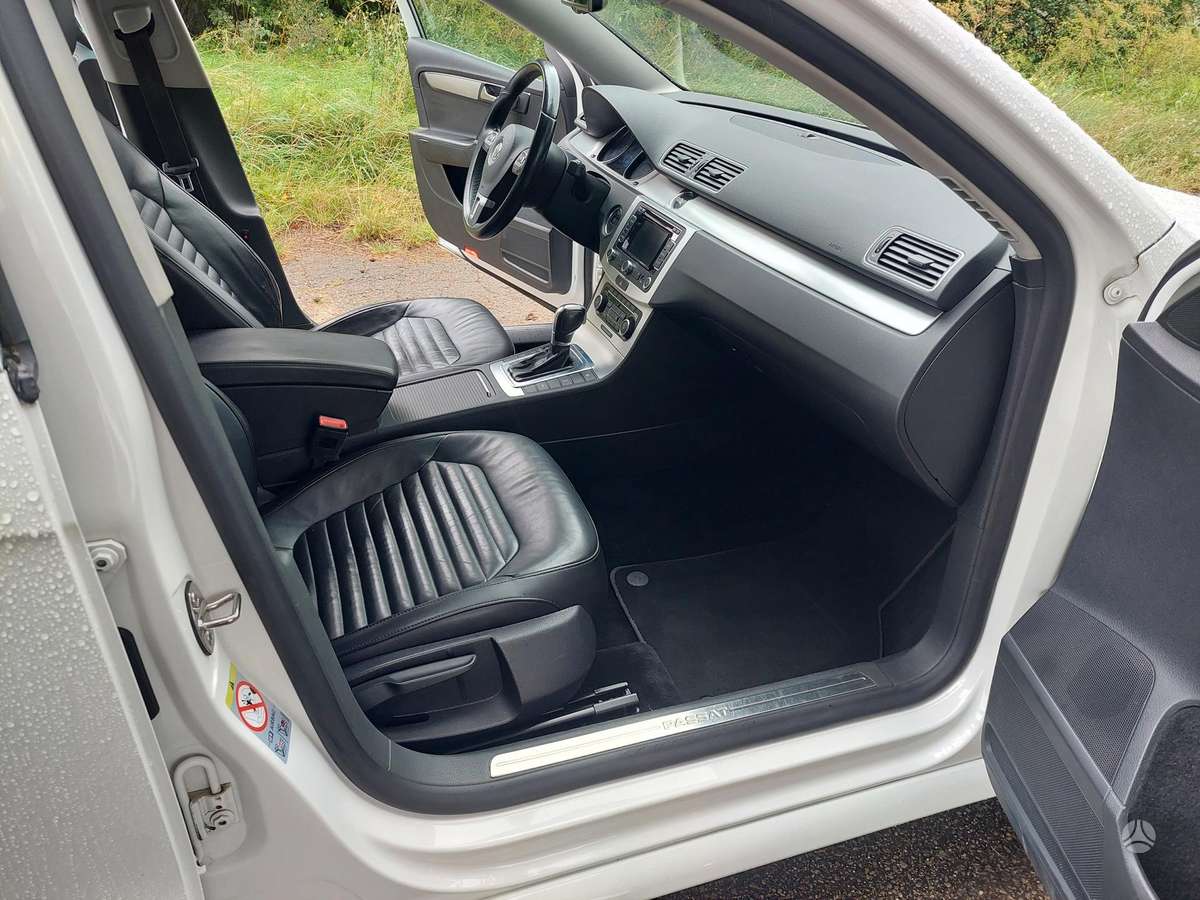 Volkswagen Passat 2012 — photo 12