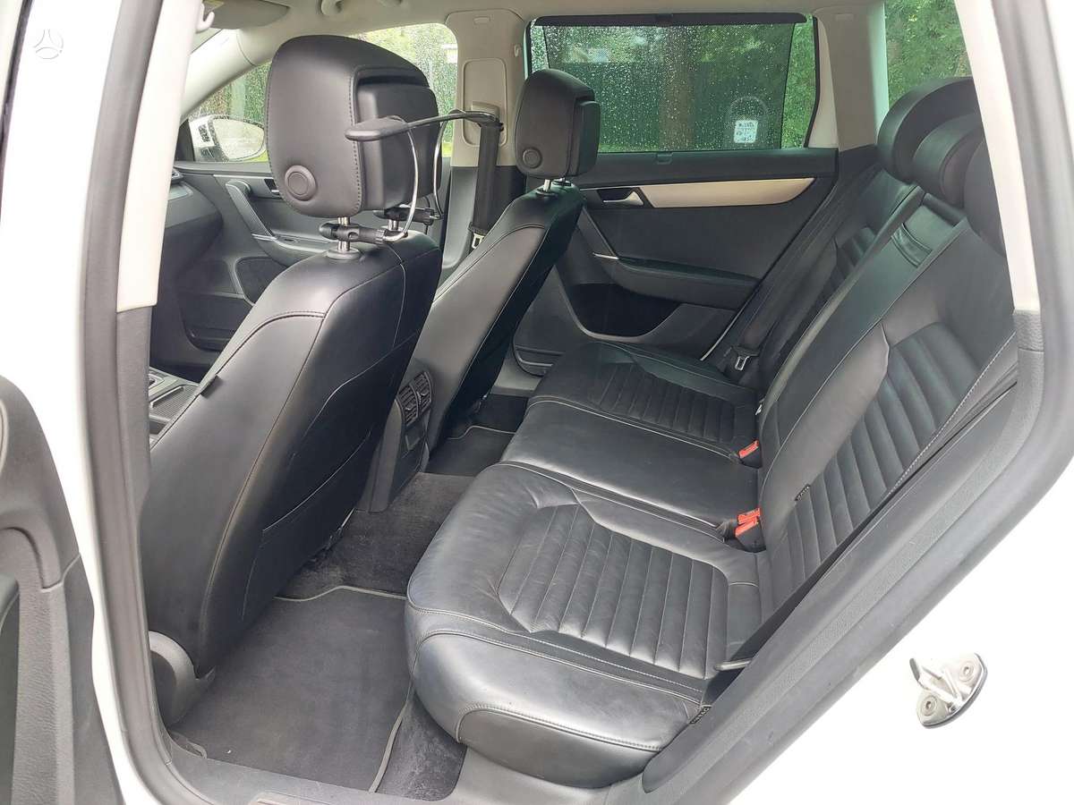Volkswagen Passat 2012 — photo 13