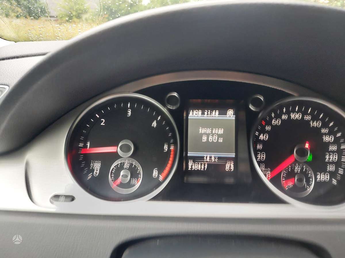 Volkswagen Passat 2012 — photo 19