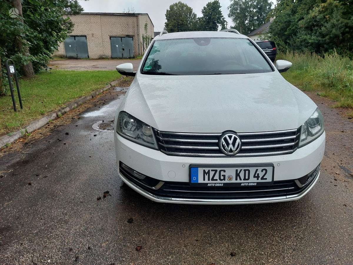 Volkswagen Passat 2012 — photo 8
