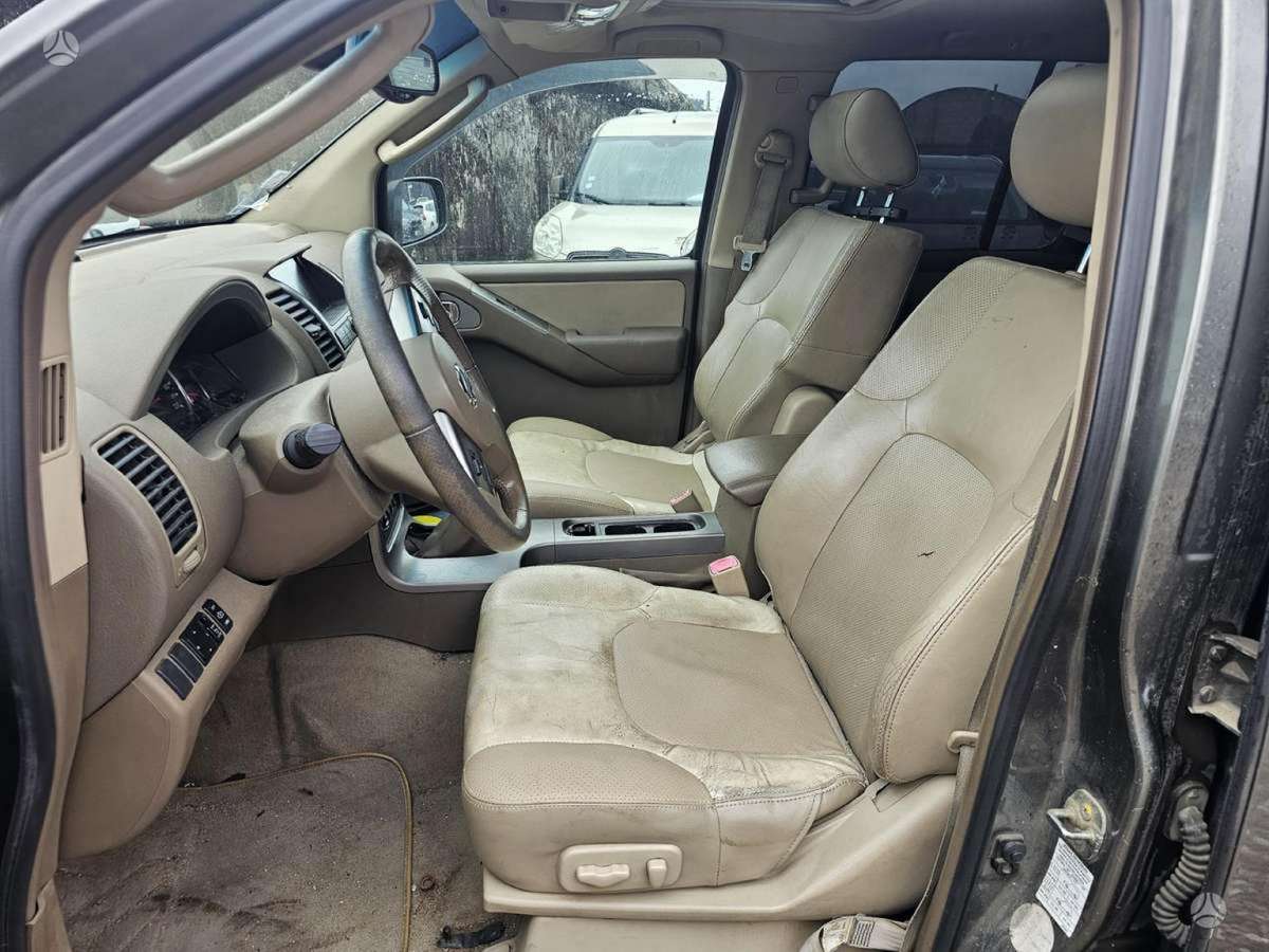 Nissan Pathfinder 2005 — photo 11