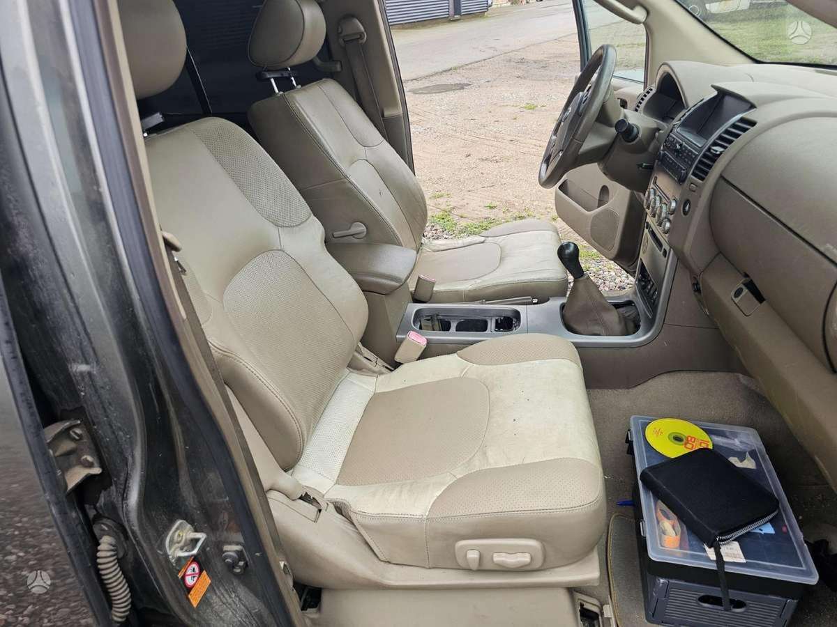 Nissan Pathfinder 2005 — photo 15