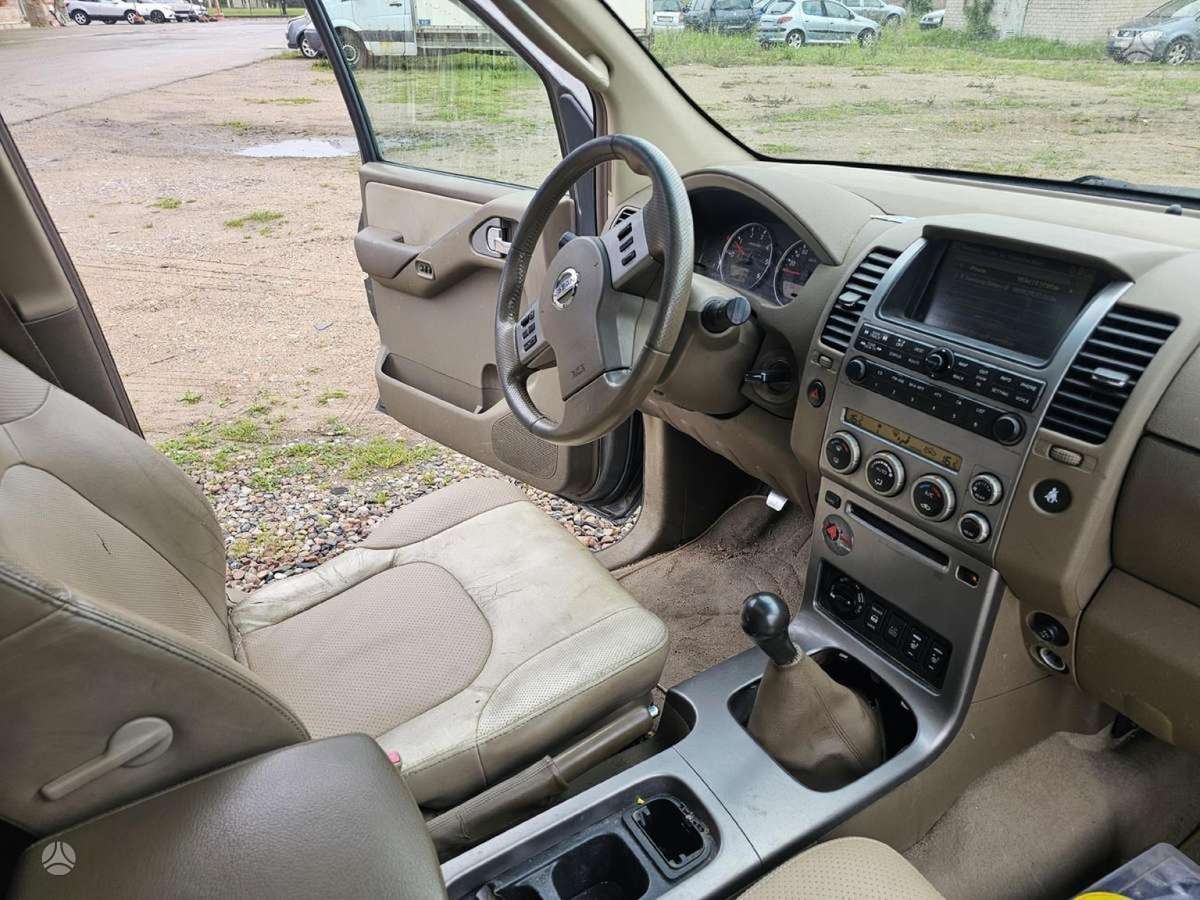 Nissan Pathfinder 2005 — photo 16