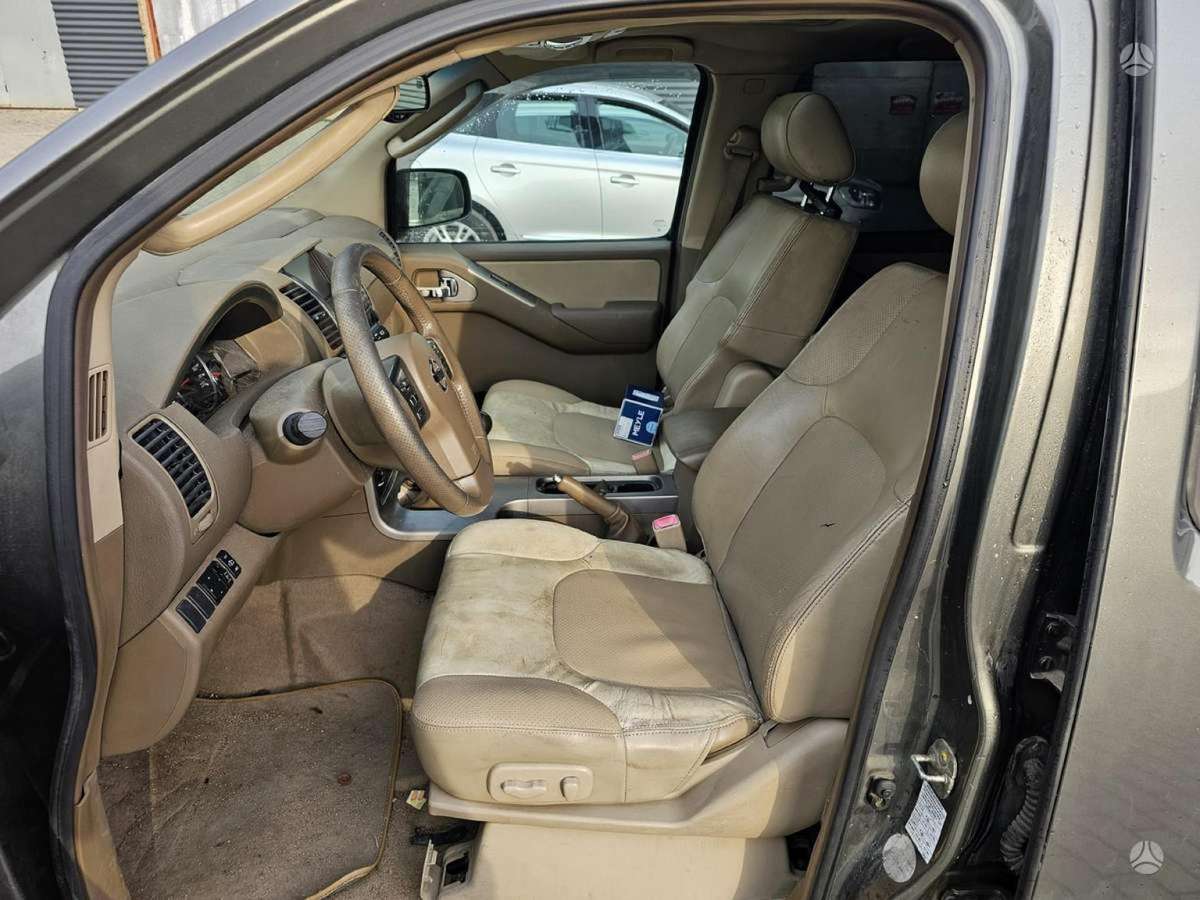 Nissan Pathfinder 2005 — photo 17