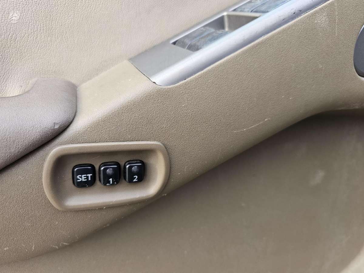 Nissan Pathfinder 2005 — photo 25