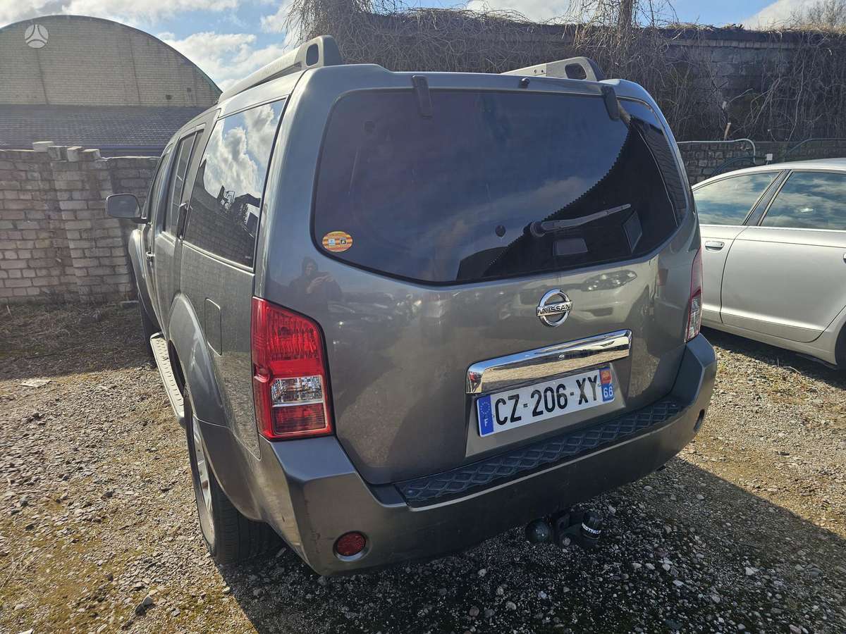 Nissan Pathfinder 2005 — photo 27