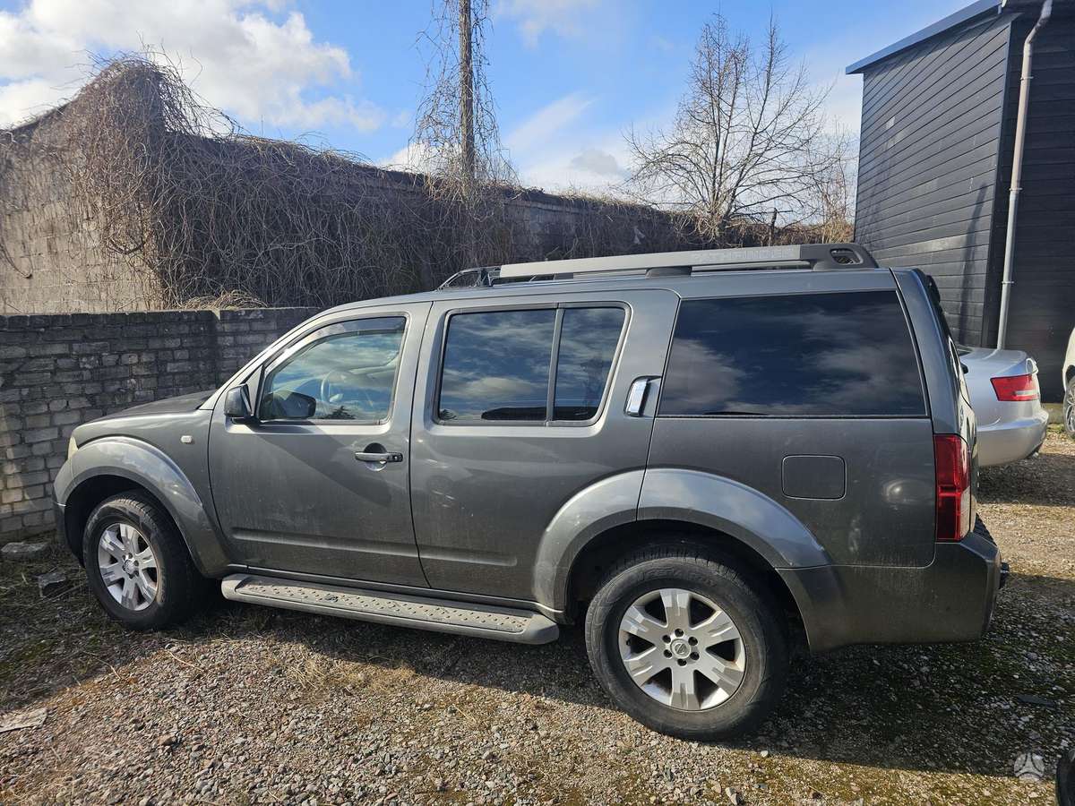 Nissan Pathfinder 2005 — photo 28