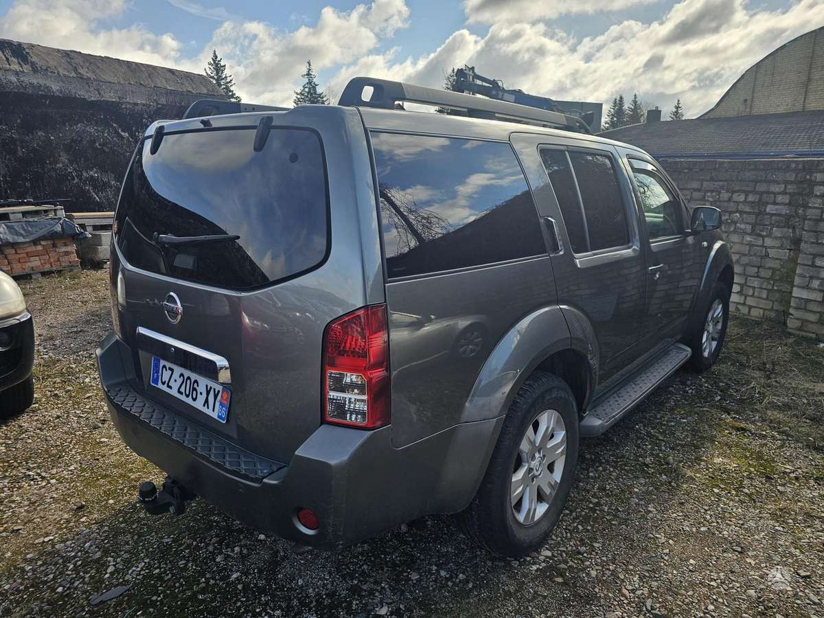 Nissan Pathfinder 2005 — photo 32