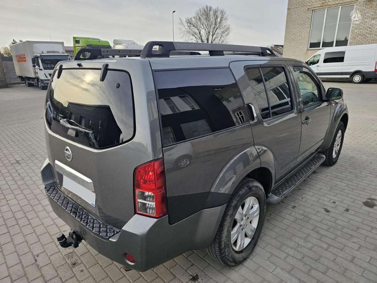 Nissan Pathfinder 2005 — photo 8