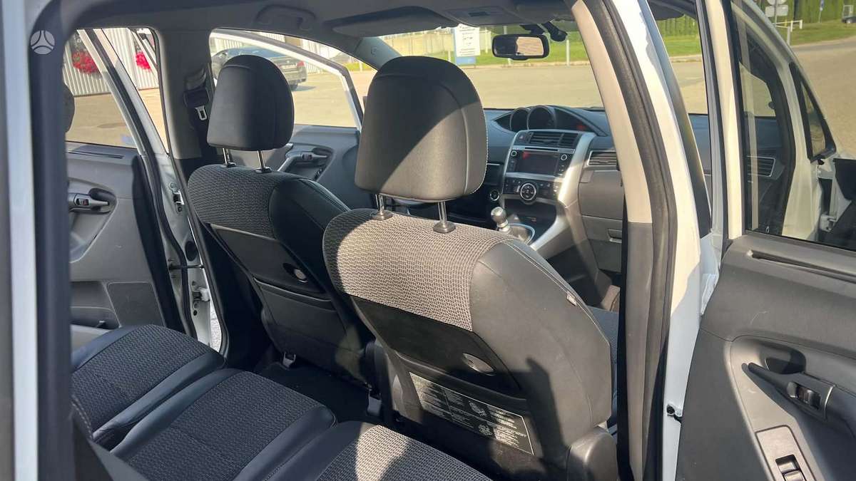 Toyota Verso 2013 — photo 10