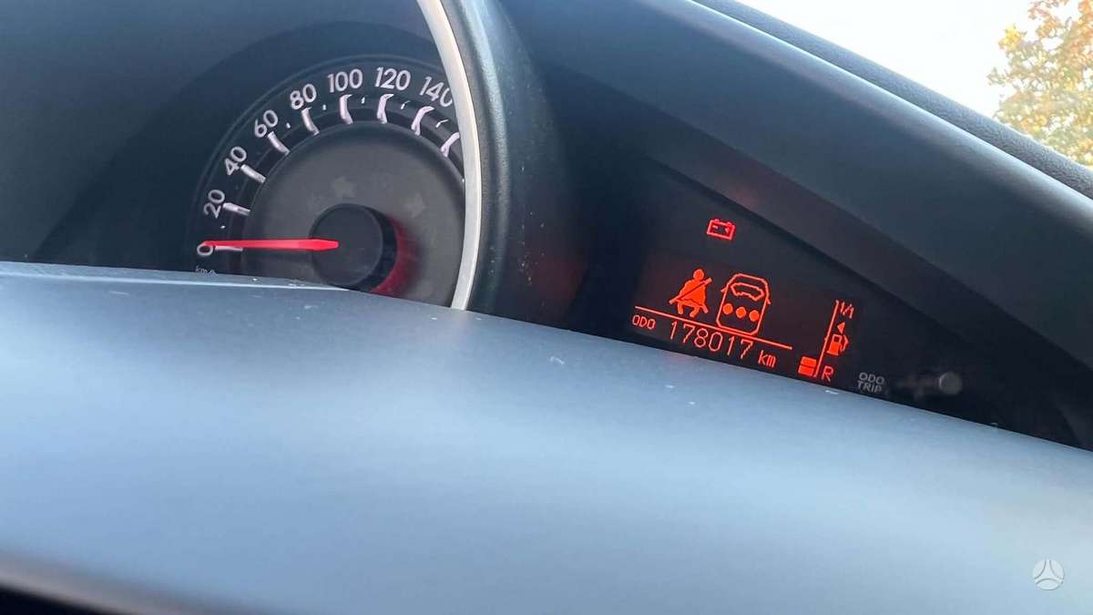 Toyota Verso 2013 — photo 11