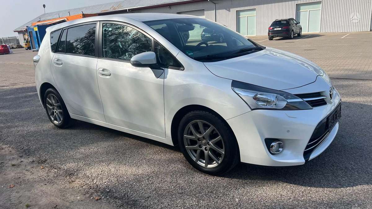 Toyota Verso 2013 — photo 5
