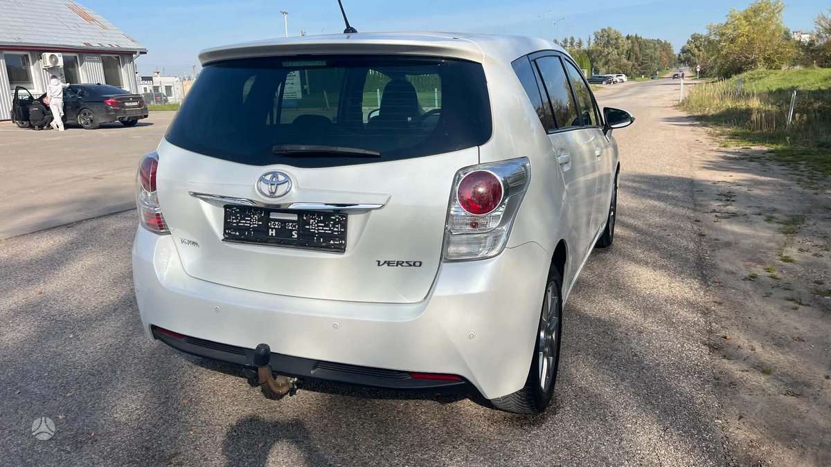 Toyota Verso 2013 — photo 8
