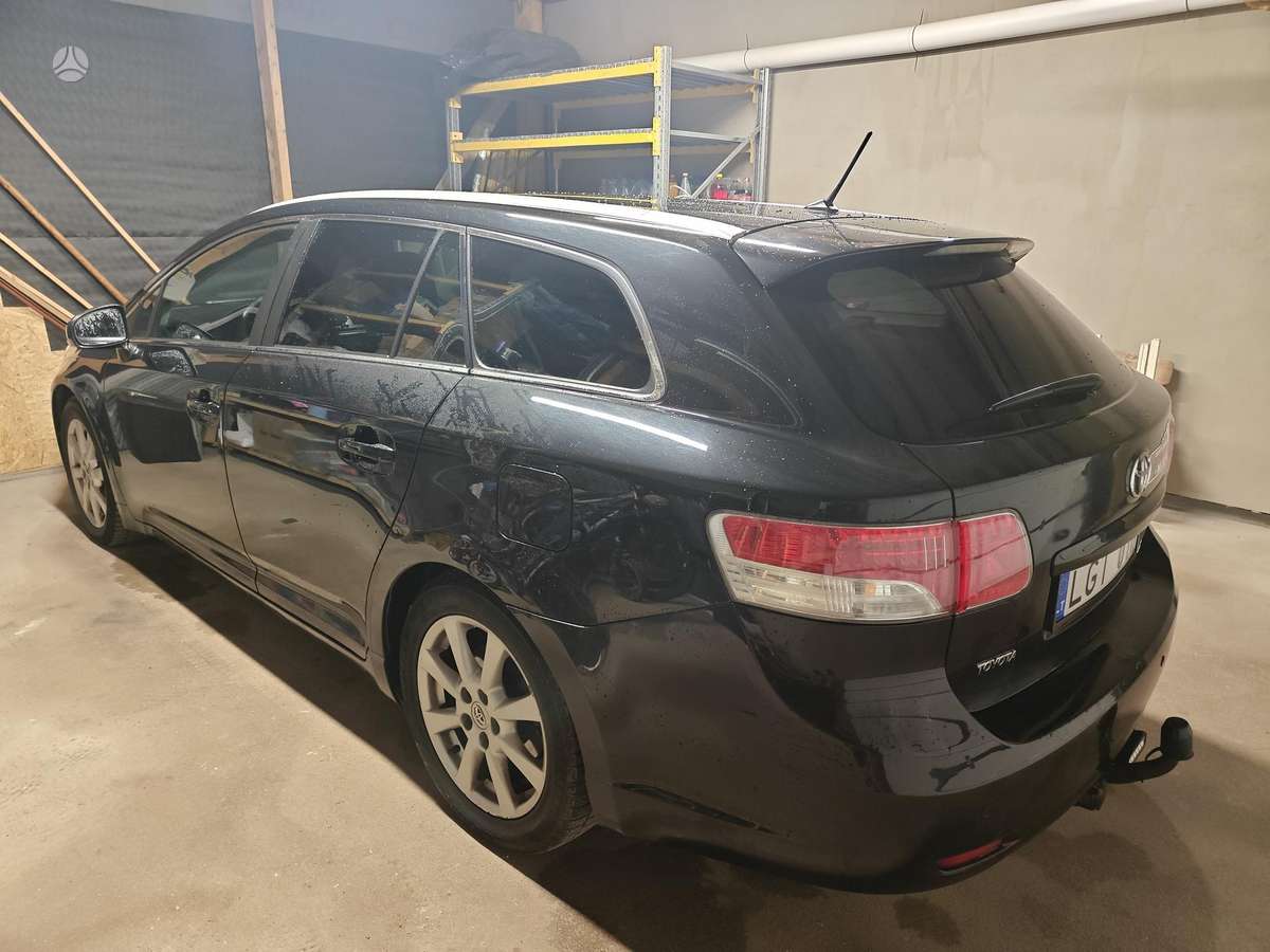 Toyota Avensis, 2010