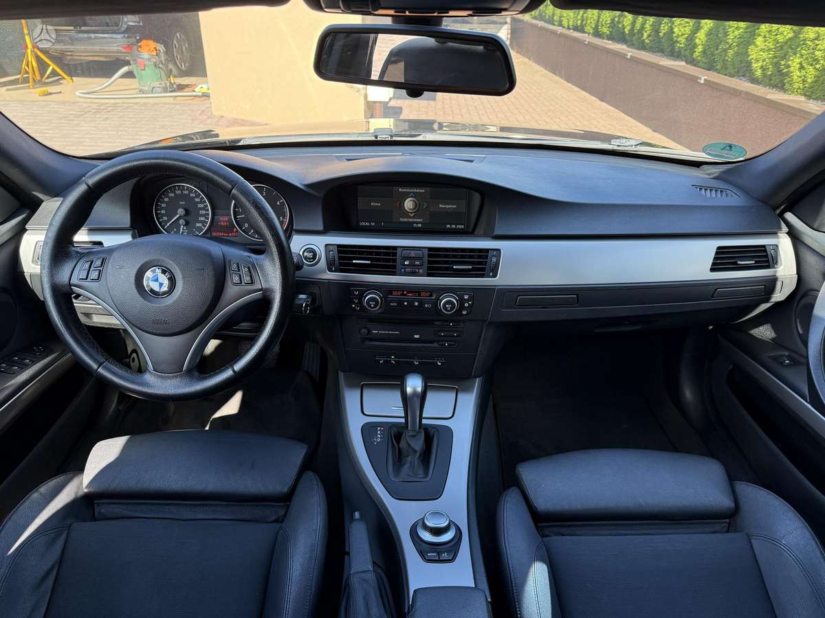 BMW 330 2007 — photo 11