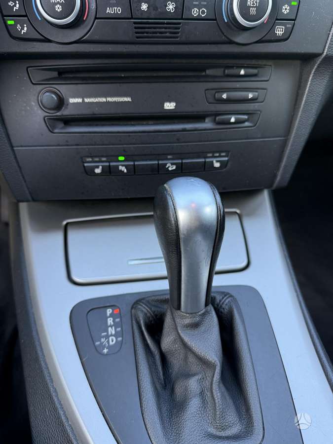 BMW 330 2007 — photo 13