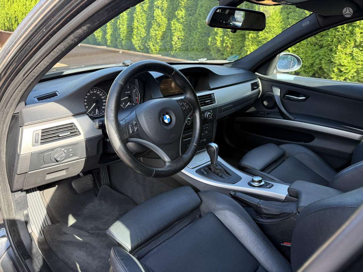 BMW 330 2007 — photo 16