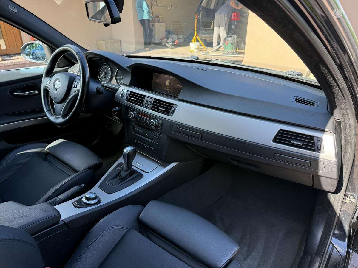 BMW 330 2007 — photo 21