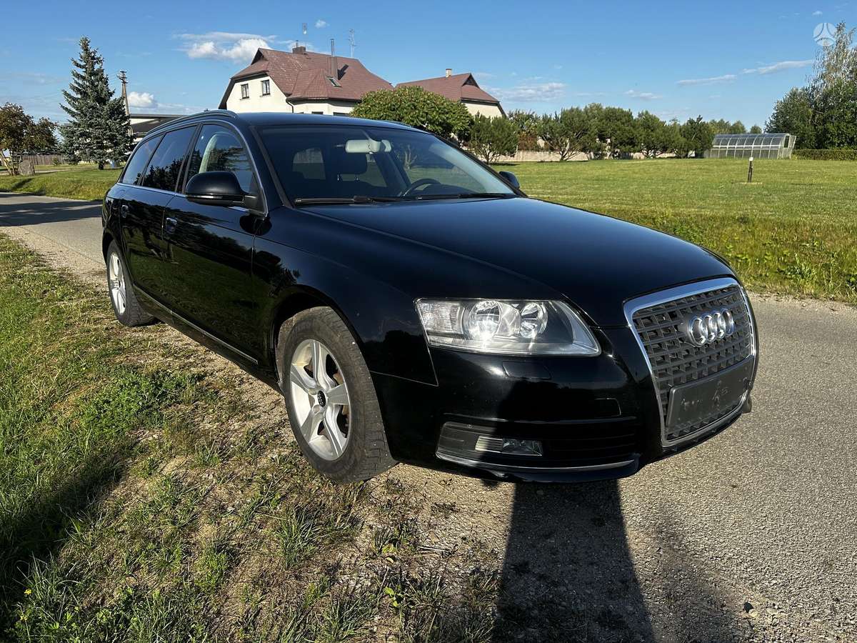 Audi A6 2010 — interior