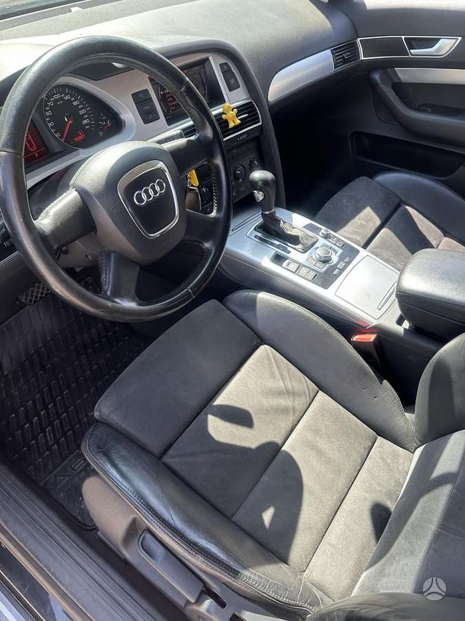 Audi A6 2010 — photo 7