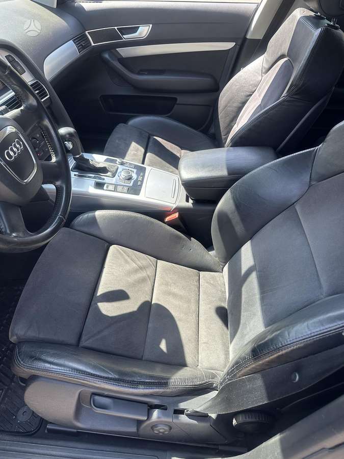 Audi A6 2010 — photo 8
