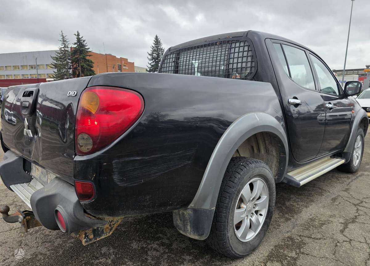 Mitsubishi L200 2006 — двигун 2500 cm³, 136 HP (100kW)