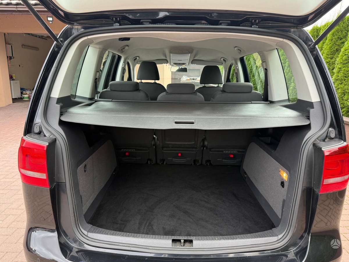 Volkswagen Touran 2012 — photo 8