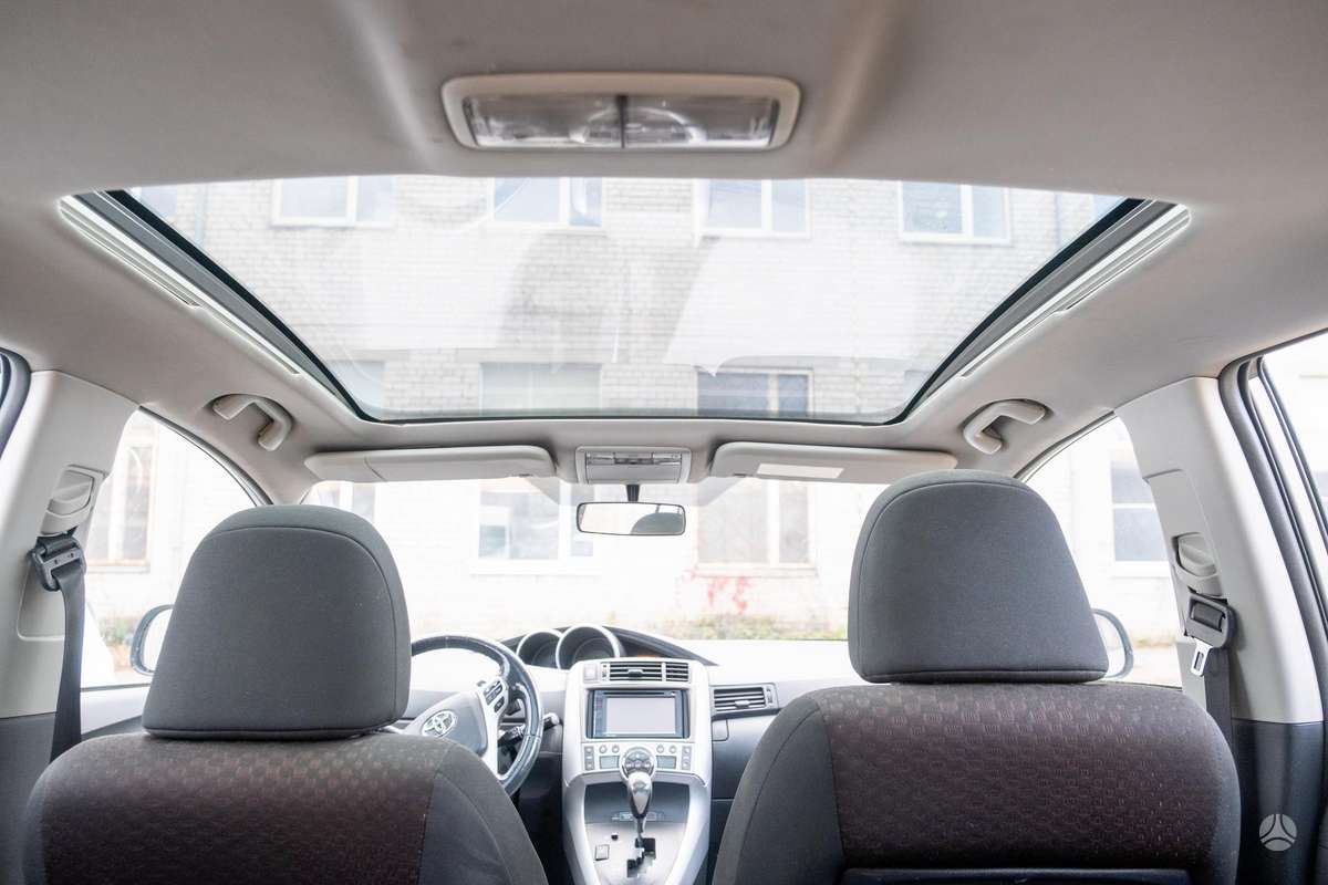 Toyota Verso 2011 — photo 15
