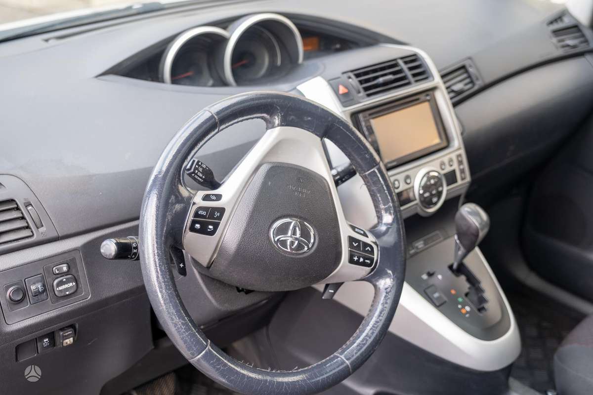Toyota Verso 2011 — photo 6
