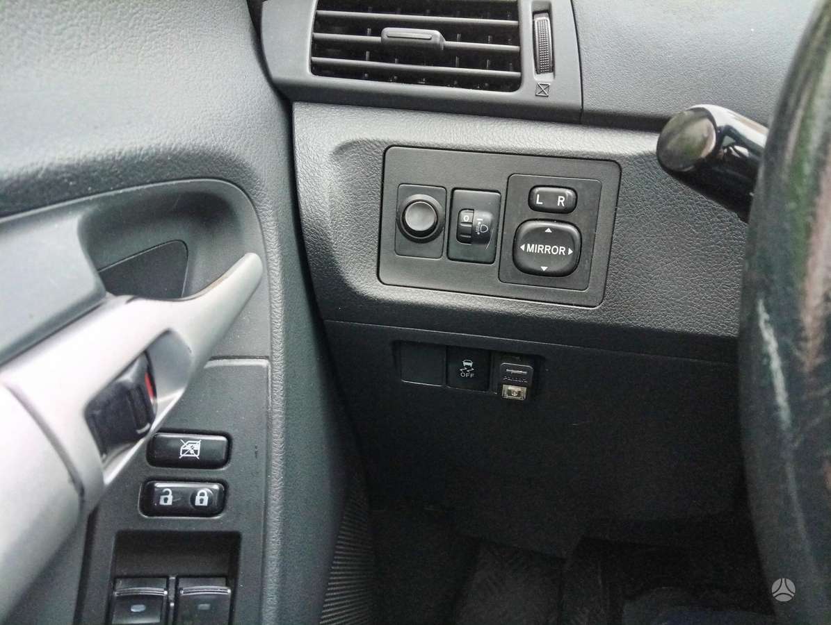 Toyota Verso 2011 — photo 9