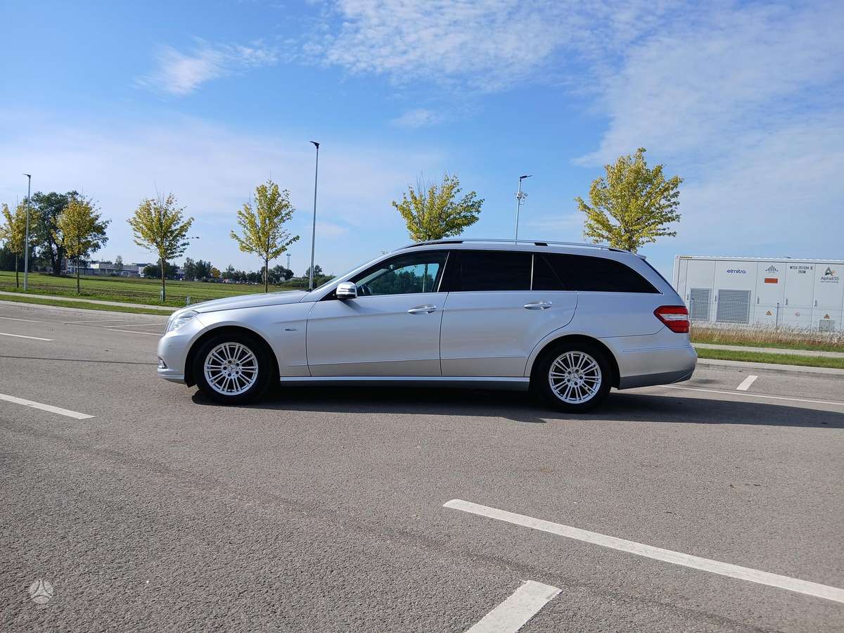 Mercedes-Benz E350 2009 — двигун 2987 cm³, 231 HP (170kW)