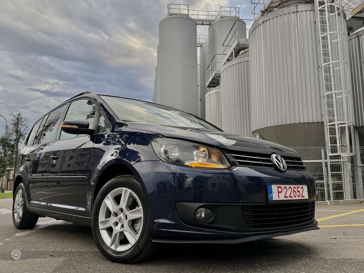 Volkswagen Touran 2010 — photo 16