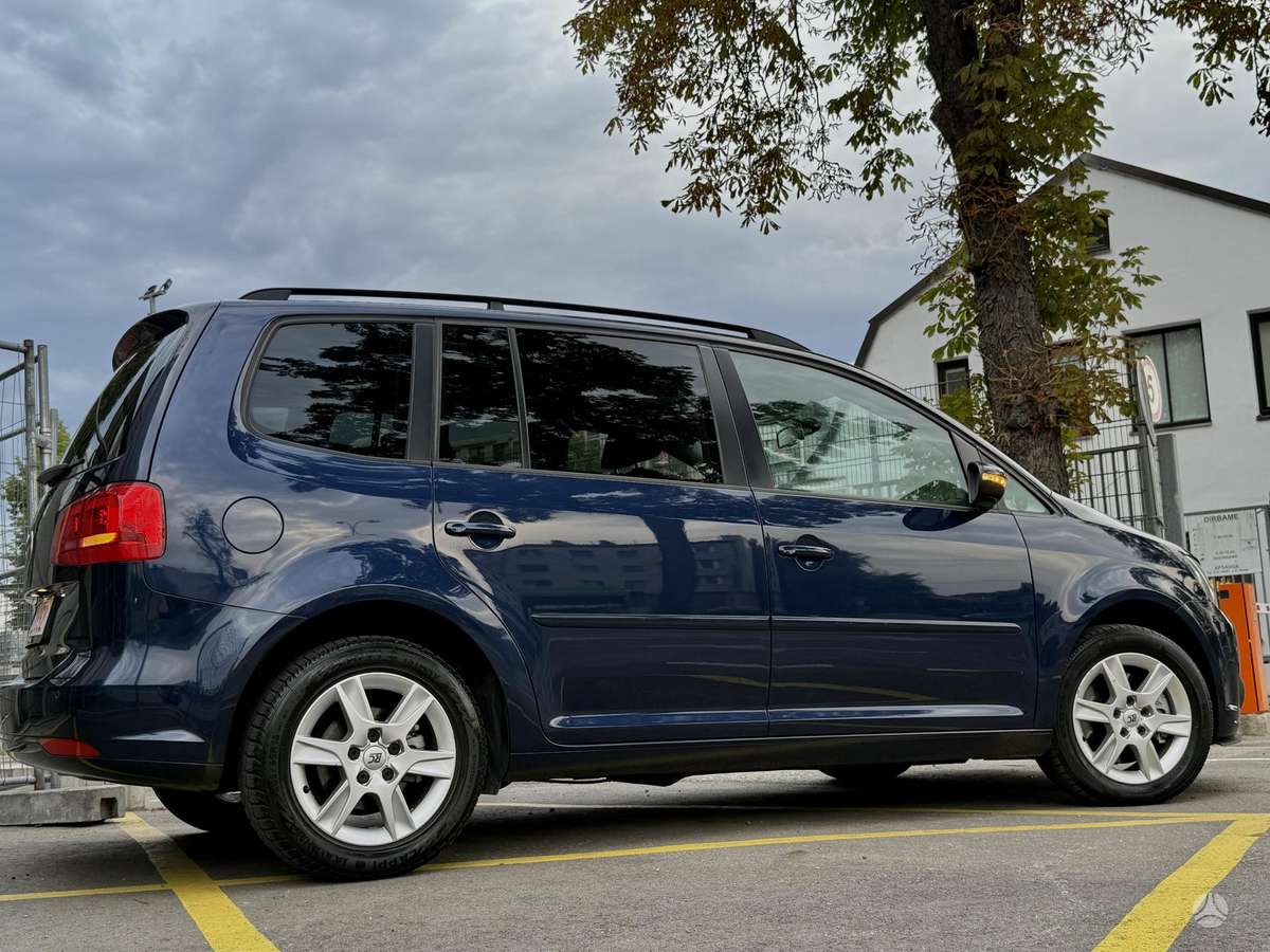 Volkswagen Touran 2010 — engine 1968 cm³, 140 HP (103kW)